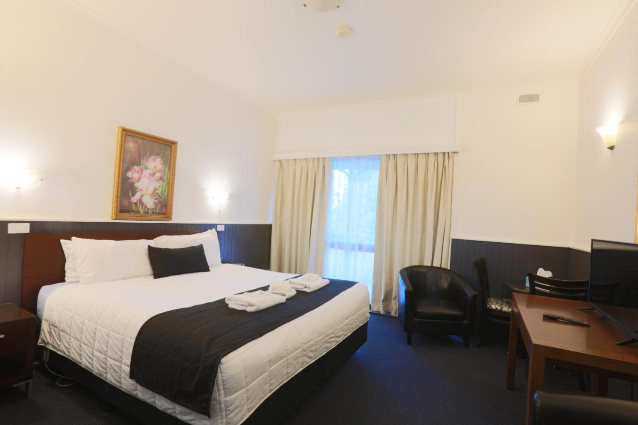 The Esplanade Motel Lakes Entrance Extérieur photo