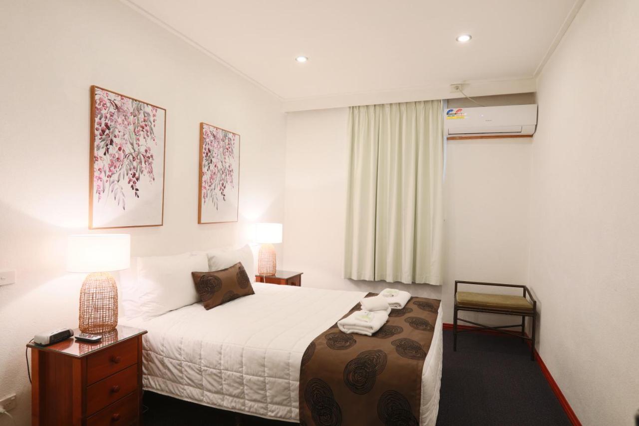 The Esplanade Motel Lakes Entrance Extérieur photo