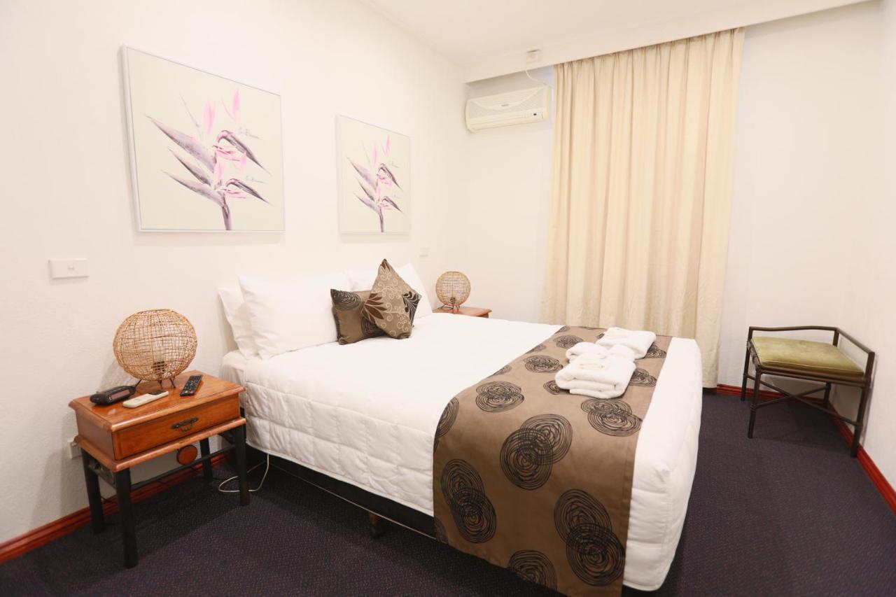 The Esplanade Motel Lakes Entrance Extérieur photo