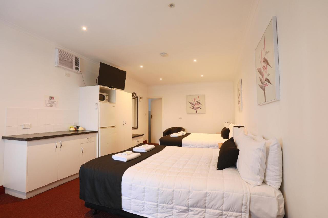 The Esplanade Motel Lakes Entrance Extérieur photo