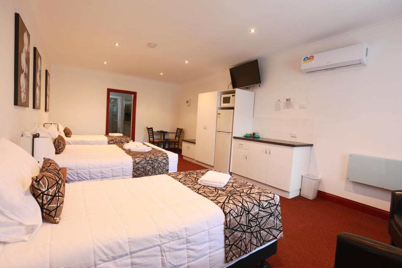 The Esplanade Motel Lakes Entrance Extérieur photo