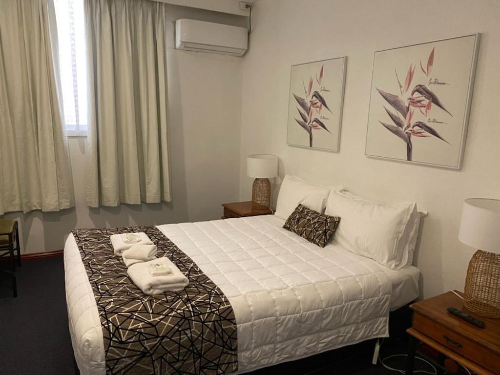 The Esplanade Motel Lakes Entrance Extérieur photo