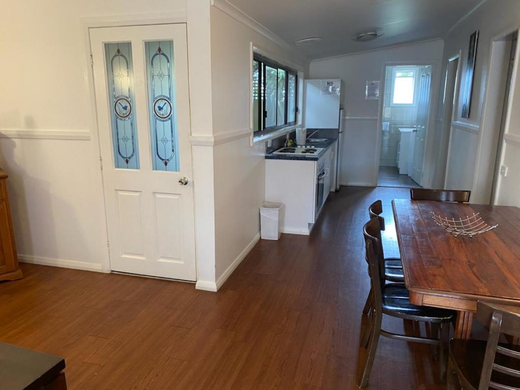 The Esplanade Motel Lakes Entrance Extérieur photo