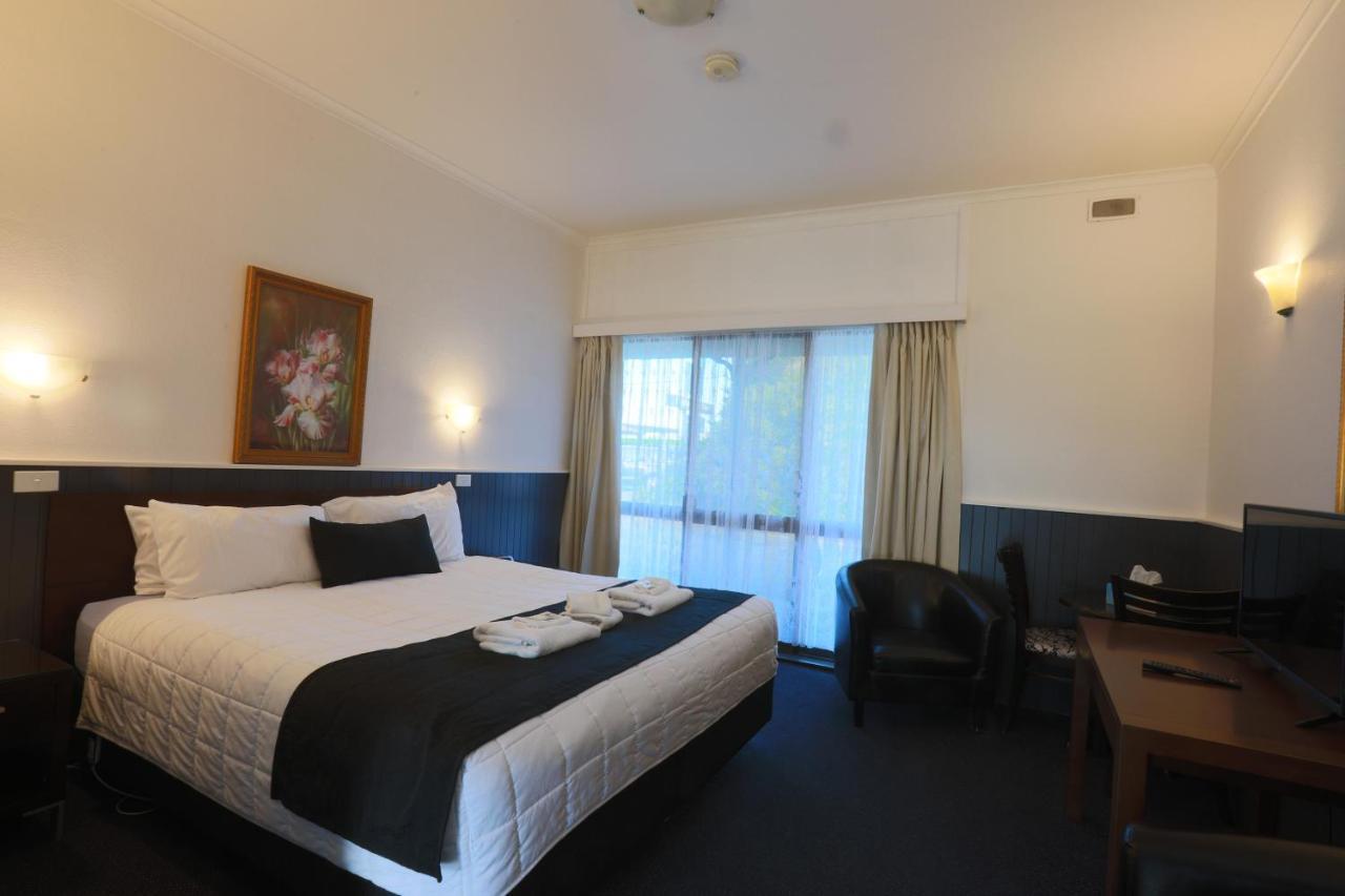 The Esplanade Motel Lakes Entrance Extérieur photo
