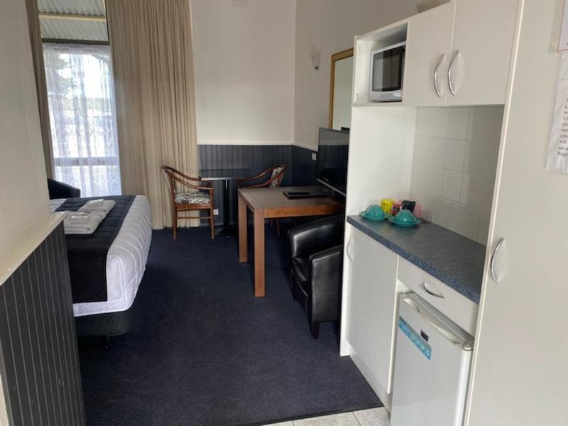 The Esplanade Motel Lakes Entrance Extérieur photo