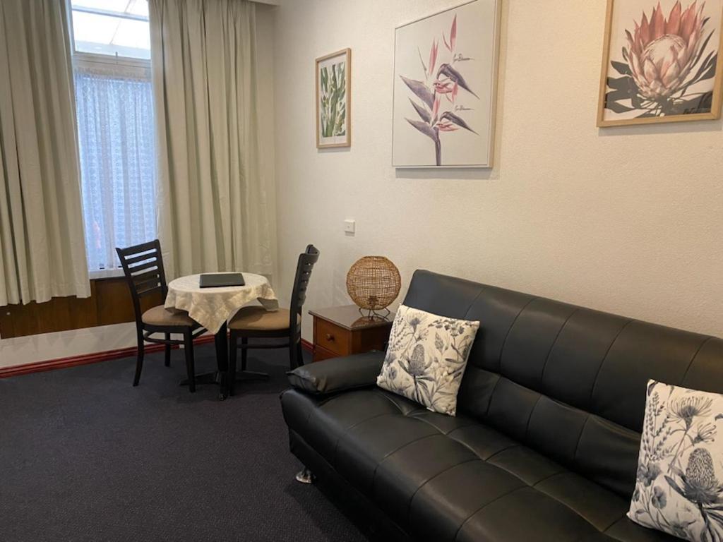 The Esplanade Motel Lakes Entrance Extérieur photo