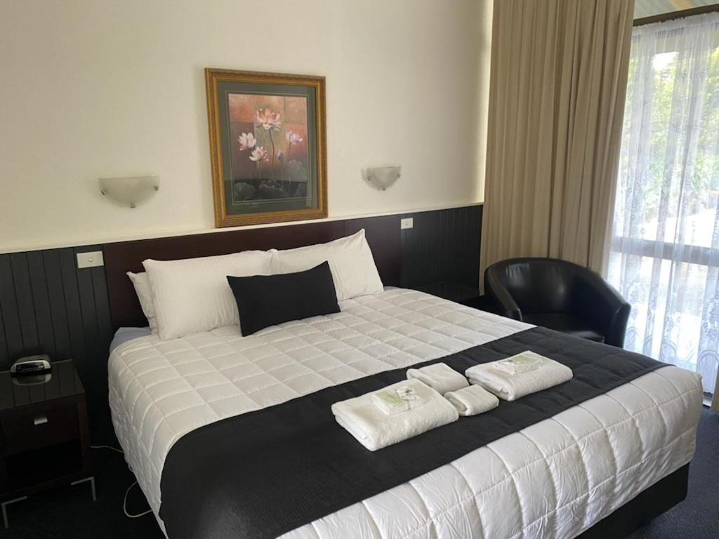 The Esplanade Motel Lakes Entrance Extérieur photo